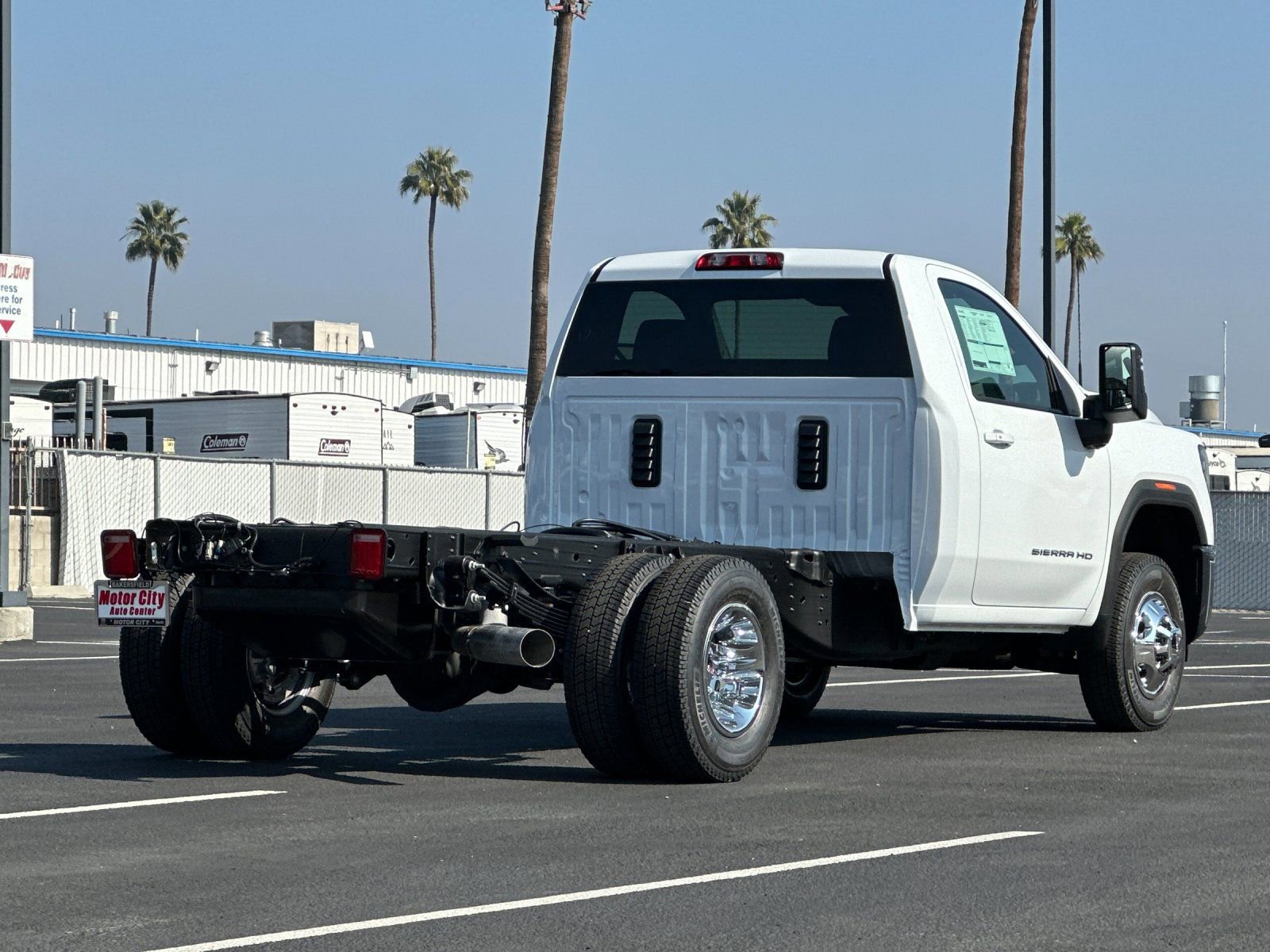 New 2026 GMC Sierra 3500 SLE w/ SLE Convenience Package RWD image 4