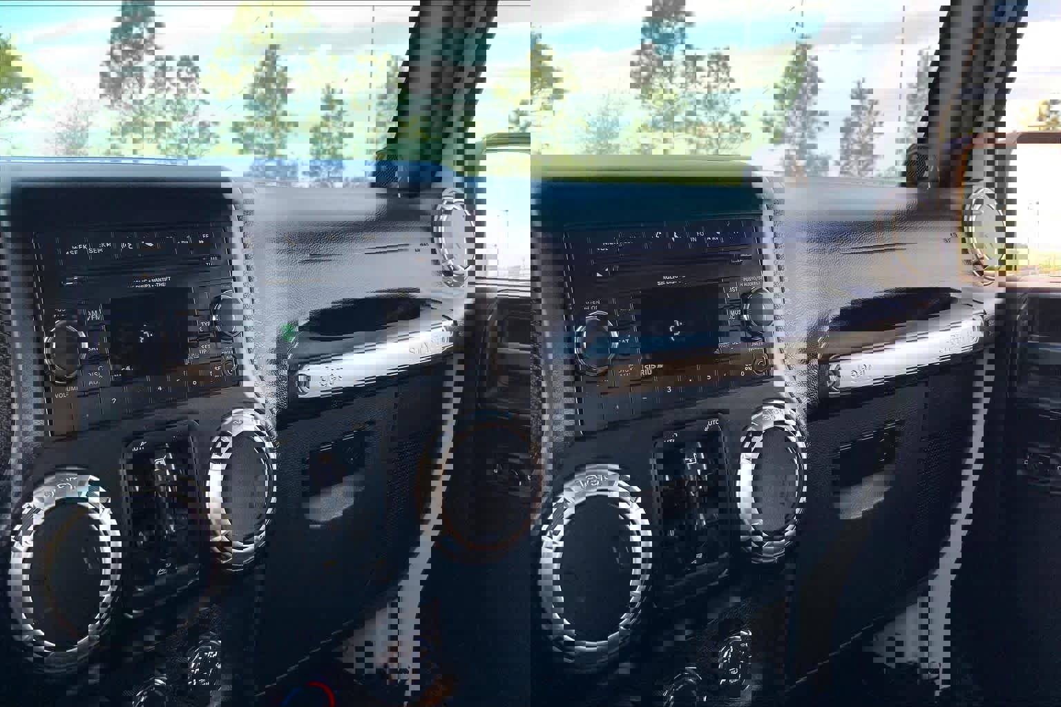 Used 2012 Jeep Wrangler Freedom Edition image 33