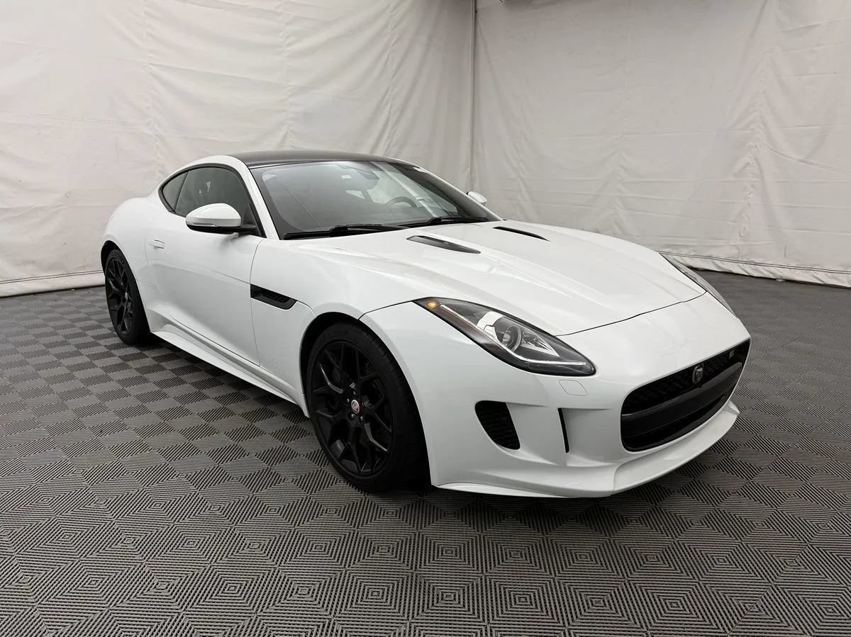 Used 2016 Jaguar F-TYPE S RWD image 4