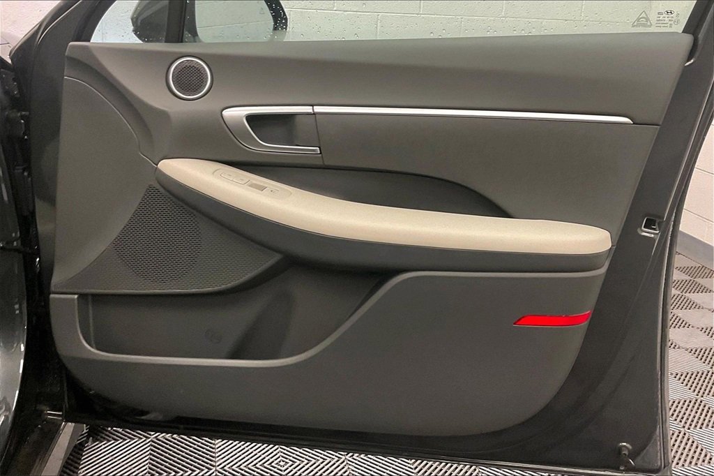 Certified 2025 Hyundai Sonata SE image 22