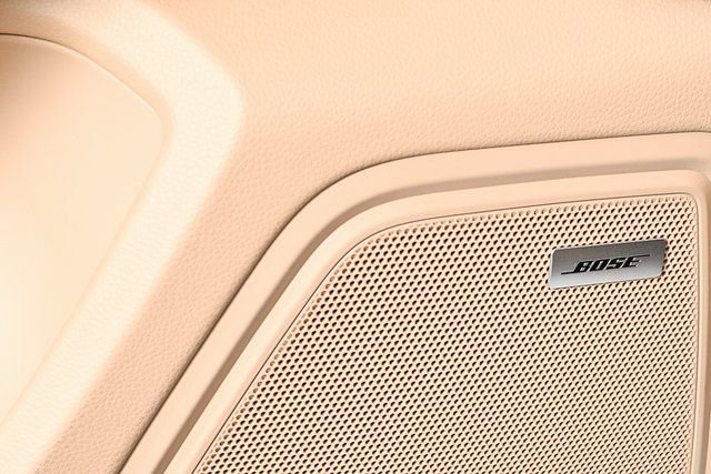 Certified 2026 Porsche Macan image 7