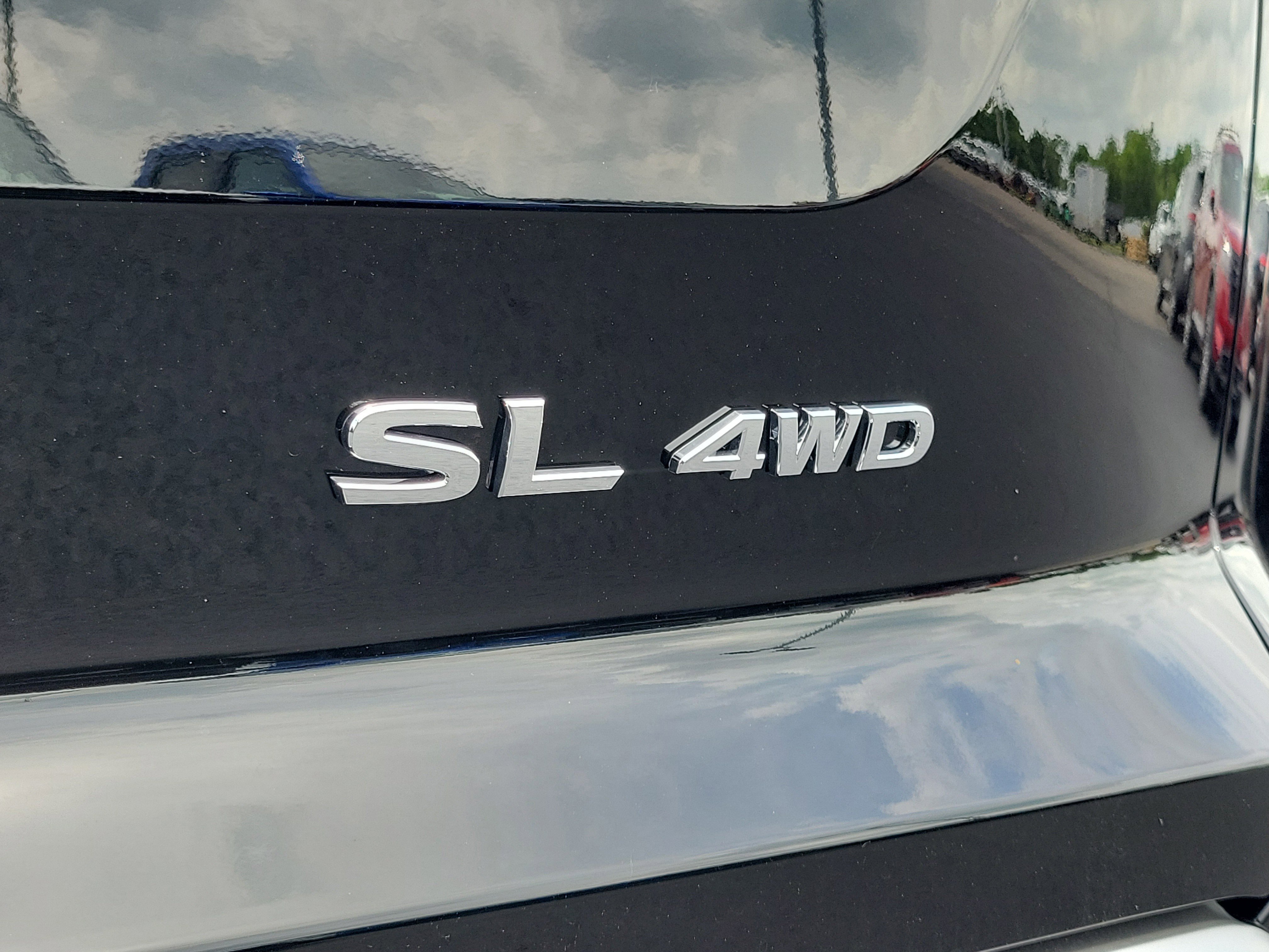 Used 2025 Nissan Pathfinder SL w/ SL Premium Package image 7