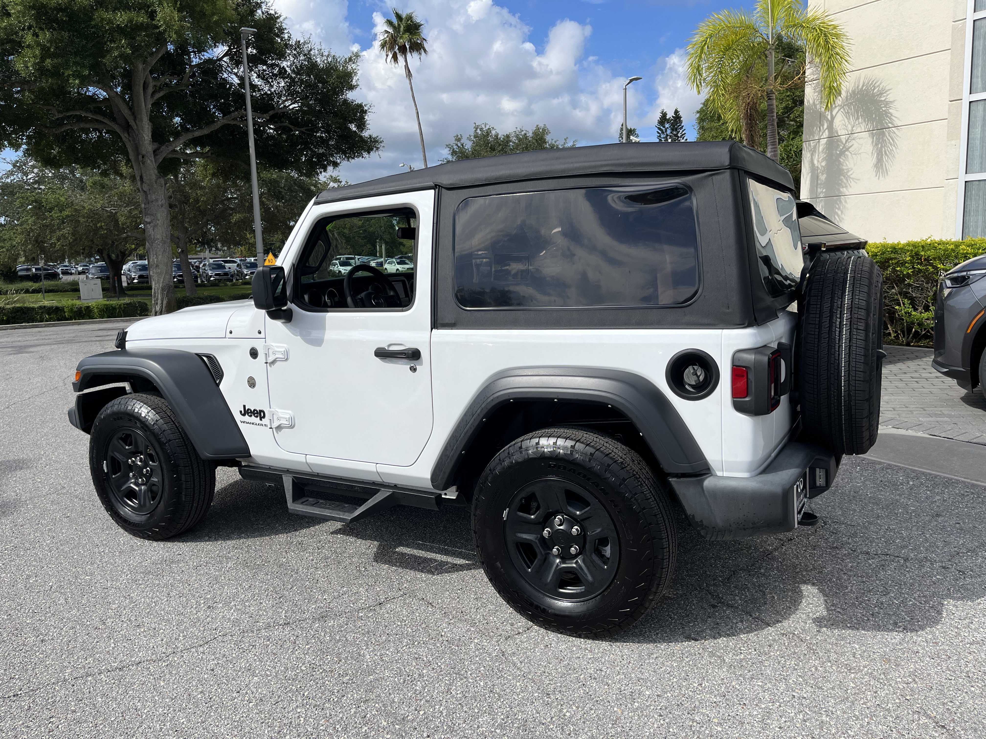 Used 2023 Jeep Wrangler Sport AWD/4WD image 5