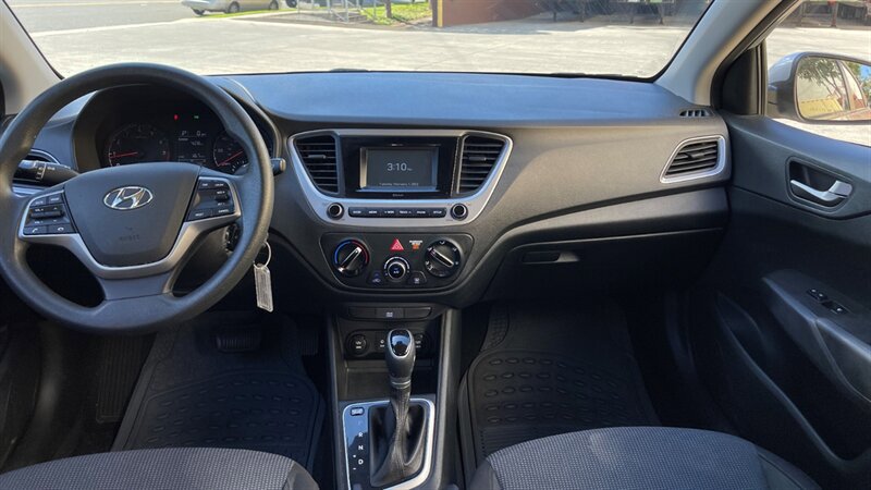 Used 2020 Hyundai Accent SE FWD image 9