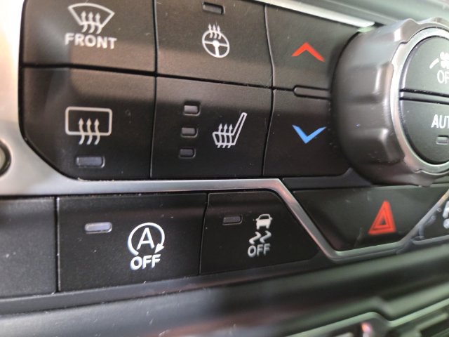 Used 2019 Jeep Wrangler Unlimited Sahara w/ Quick Order Package 24M Moab AWD/4WD image 28