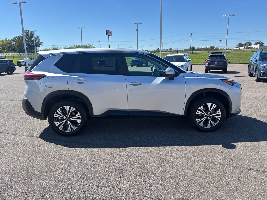 Used 2023 Nissan Rogue SV image 6