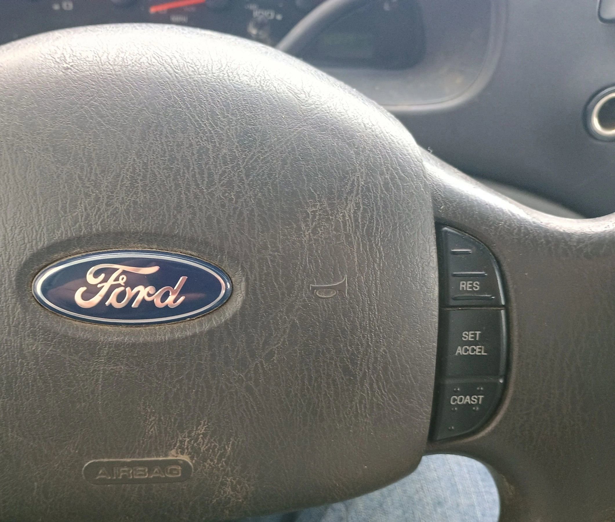 Used 2006 Ford E-350 and Econoline 350 Super Duty image 14