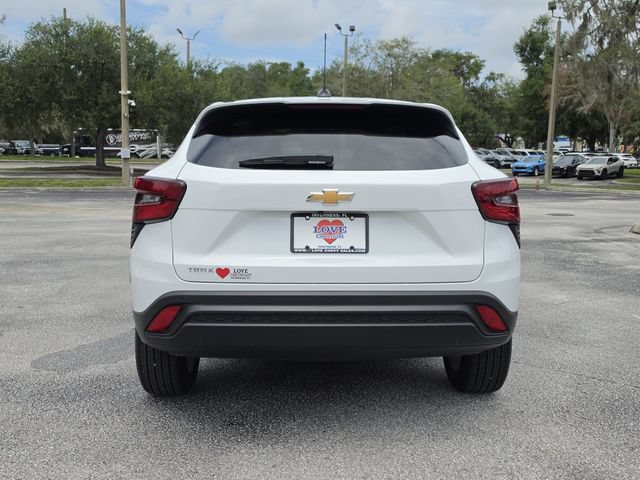 Used 2025 Chevrolet Trax LS w/ LS Convenience Package FWD image 5