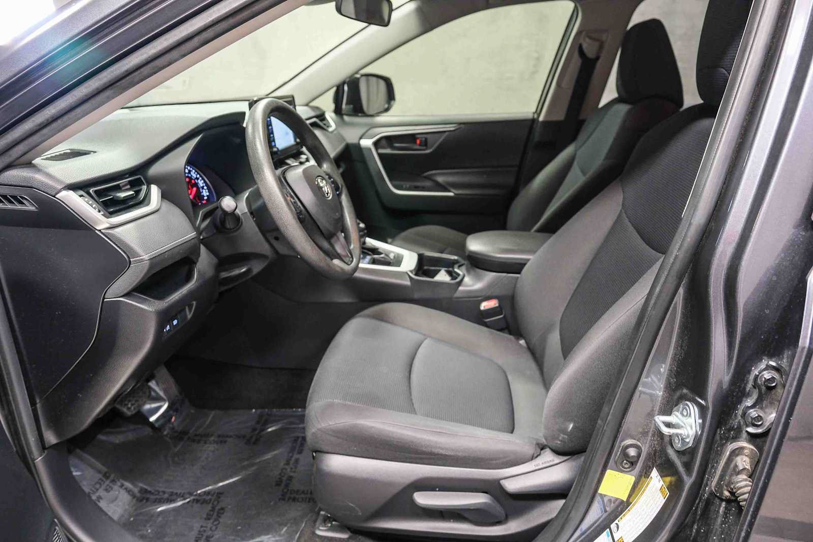 Used 2019 Toyota RAV4 LE w/ All Weather Liner Package AWD/4WD image 24