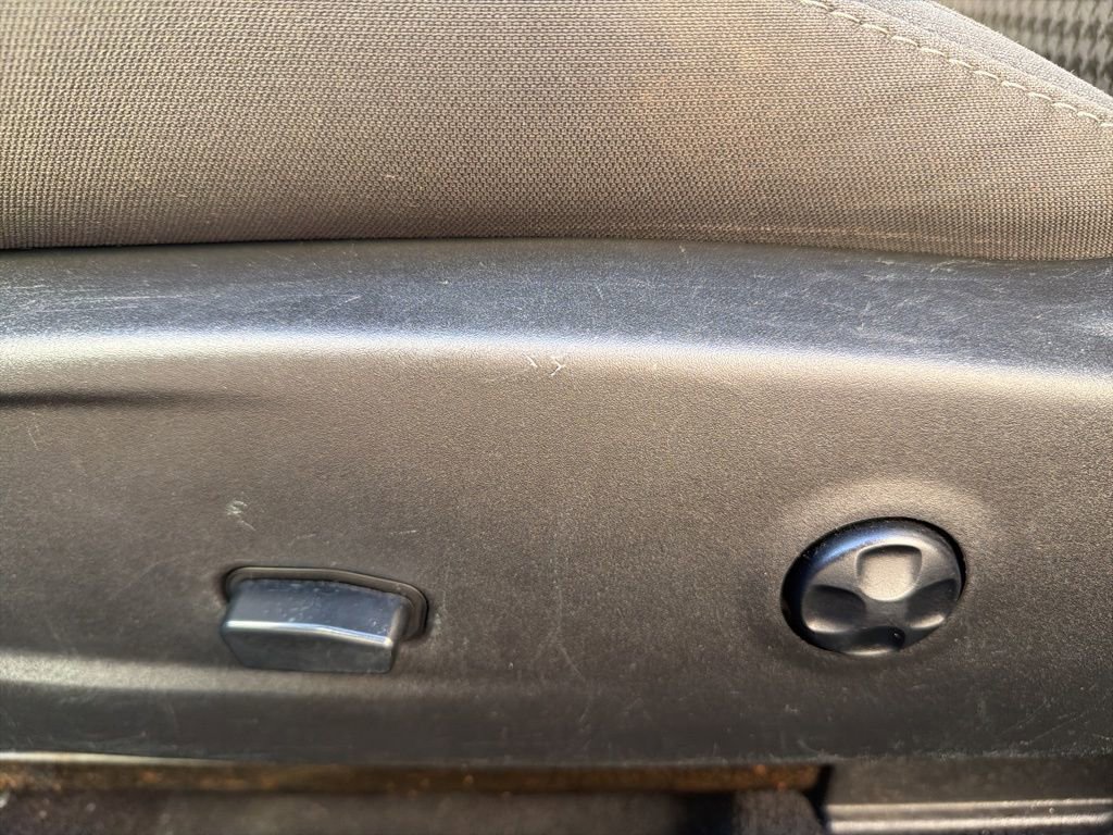 Used 2019 Dodge Challenger SXT image 13