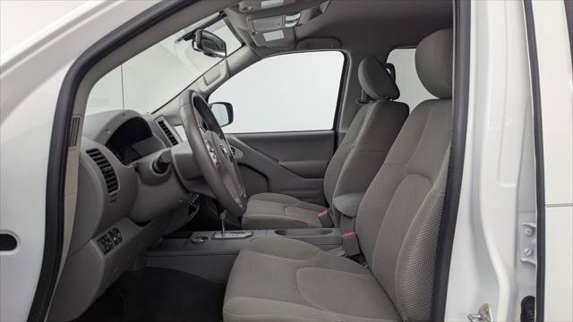 Used 2021 Nissan Frontier SV w/ Midnight Edition Floor Mats AWD/4WD image 14