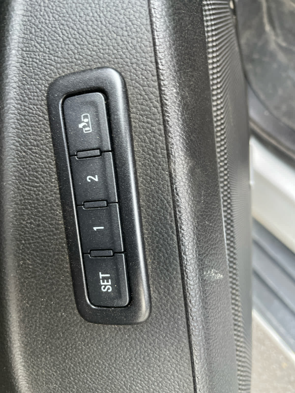 Used 2018 GMC Yukon SLT AWD/4WD image 28