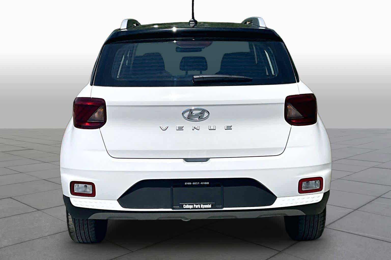 Used 2025 Hyundai Venue Limited FWD image 5