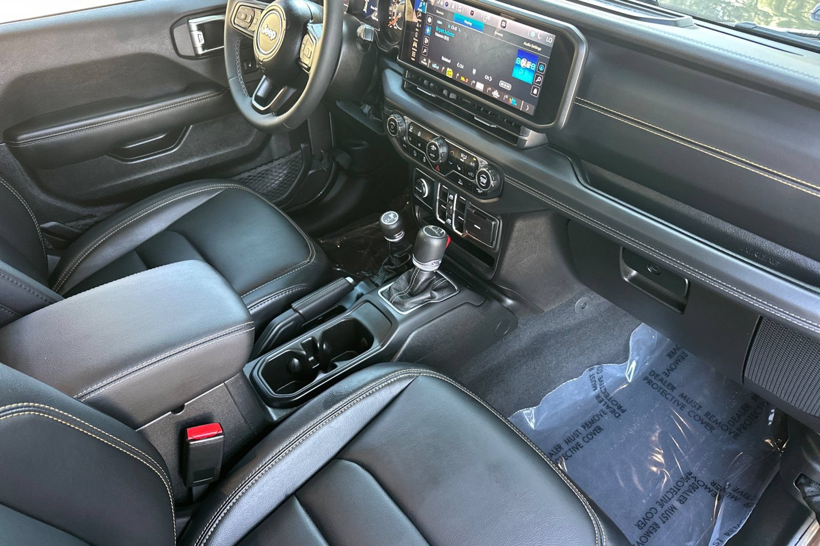 Used 2025 Jeep Gladiator Sport AWD/4WD image 14
