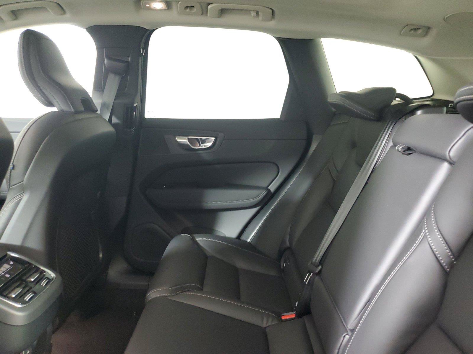 New 2027 Volvo XC60 B5 Ultra AWD/4WD image 12