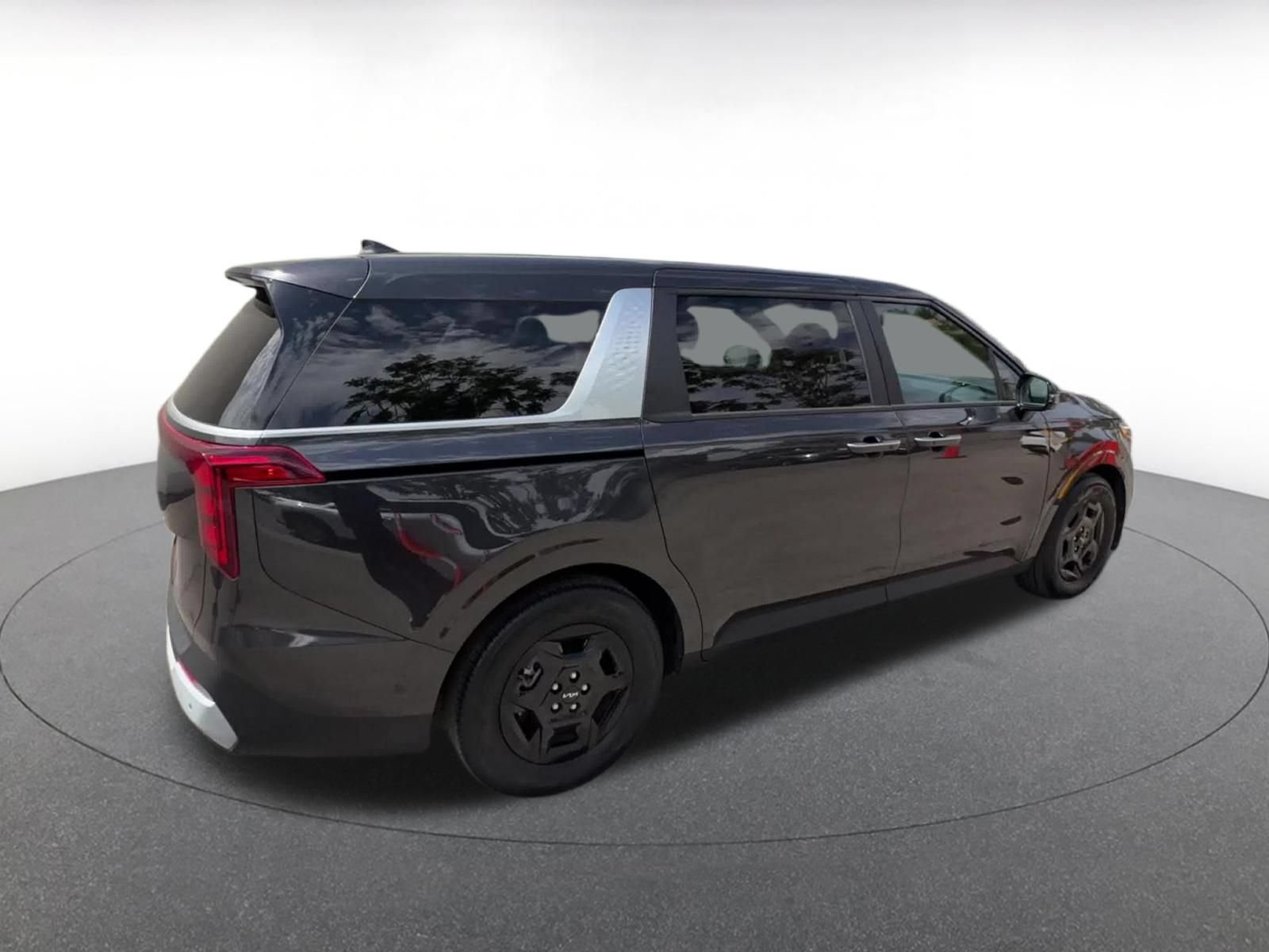 Used 2026 Kia Carnival FWD image 15