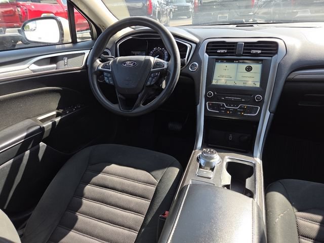 Used 2017 Ford Fusion SE w/ Fusion SE Technology Package FWD image 26