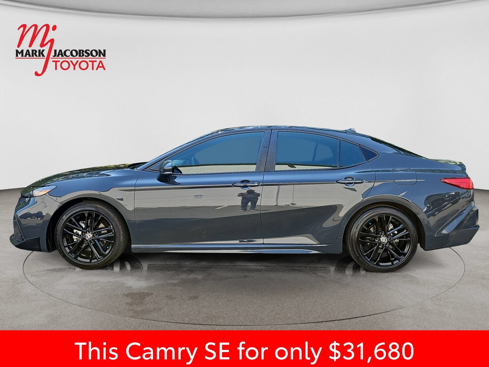 Used 2025 Toyota Camry SE FWD image 15