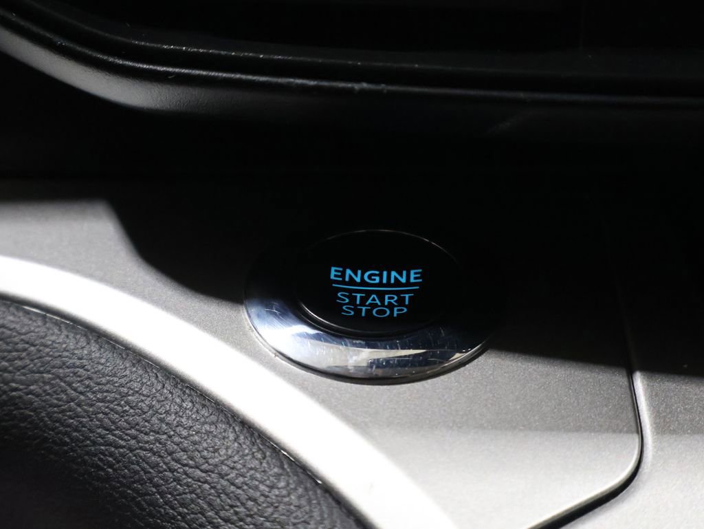 Used 2022 Ford Explorer XLT image 28