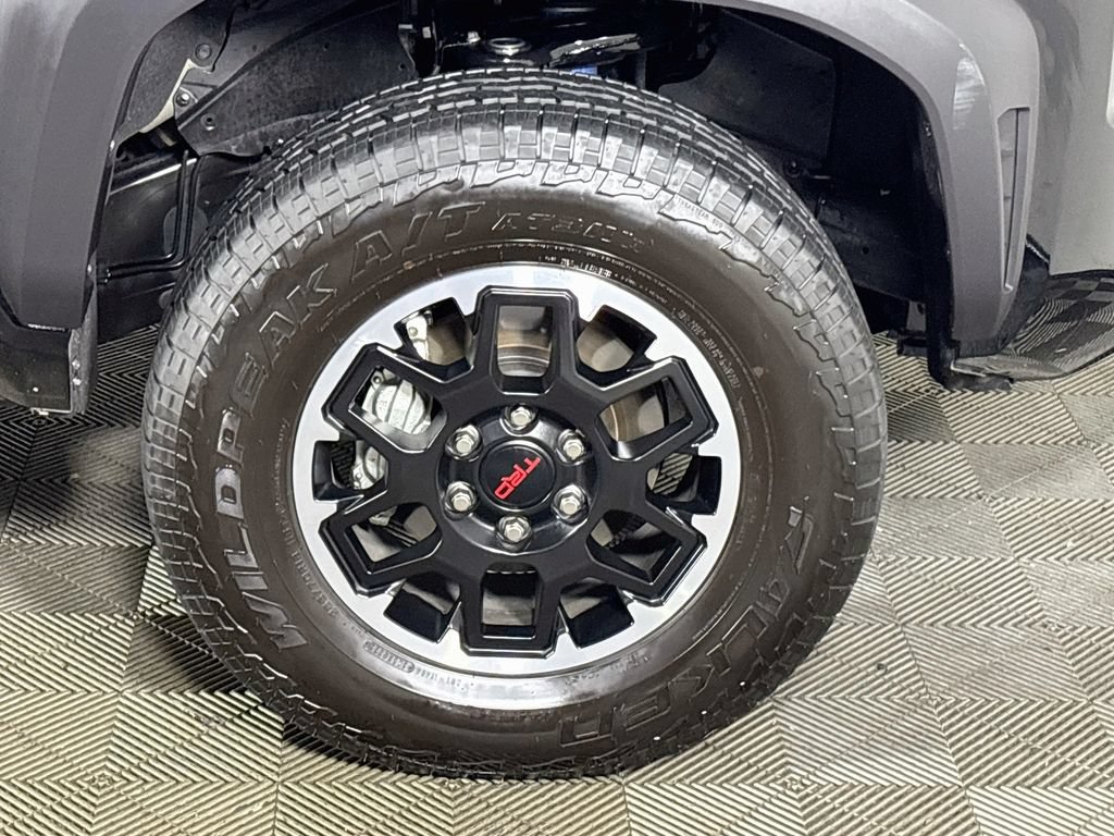 Used 2025 Toyota Tacoma TRD Off-Road AWD/4WD image 23