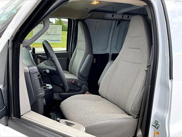 New 2025 Chevrolet Express 2500 Extended w/ Enhanced Convenience Package image 9