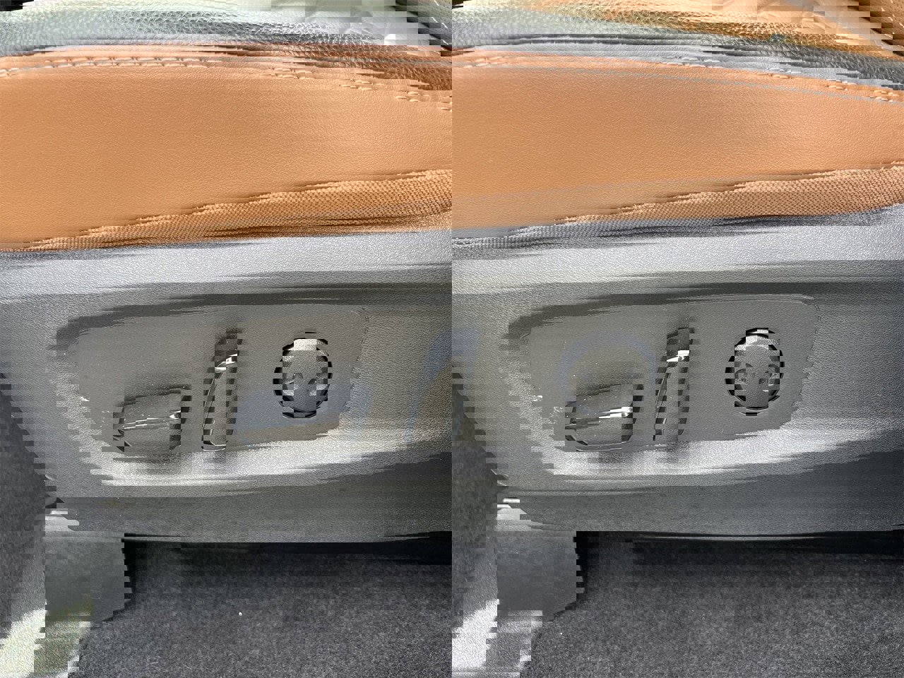 Certified 2024 Nissan Pathfinder Platinum w/ Cargo Package image 23