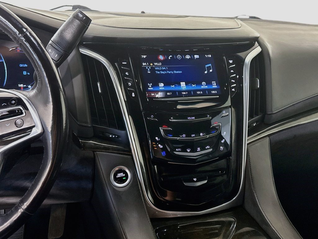 Used 2019 Cadillac Escalade Platinum AWD/4WD image 17