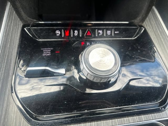 Used 2024 Jeep Wagoneer L Series II w/ Flexible Seating Group AWD/4WD image 26