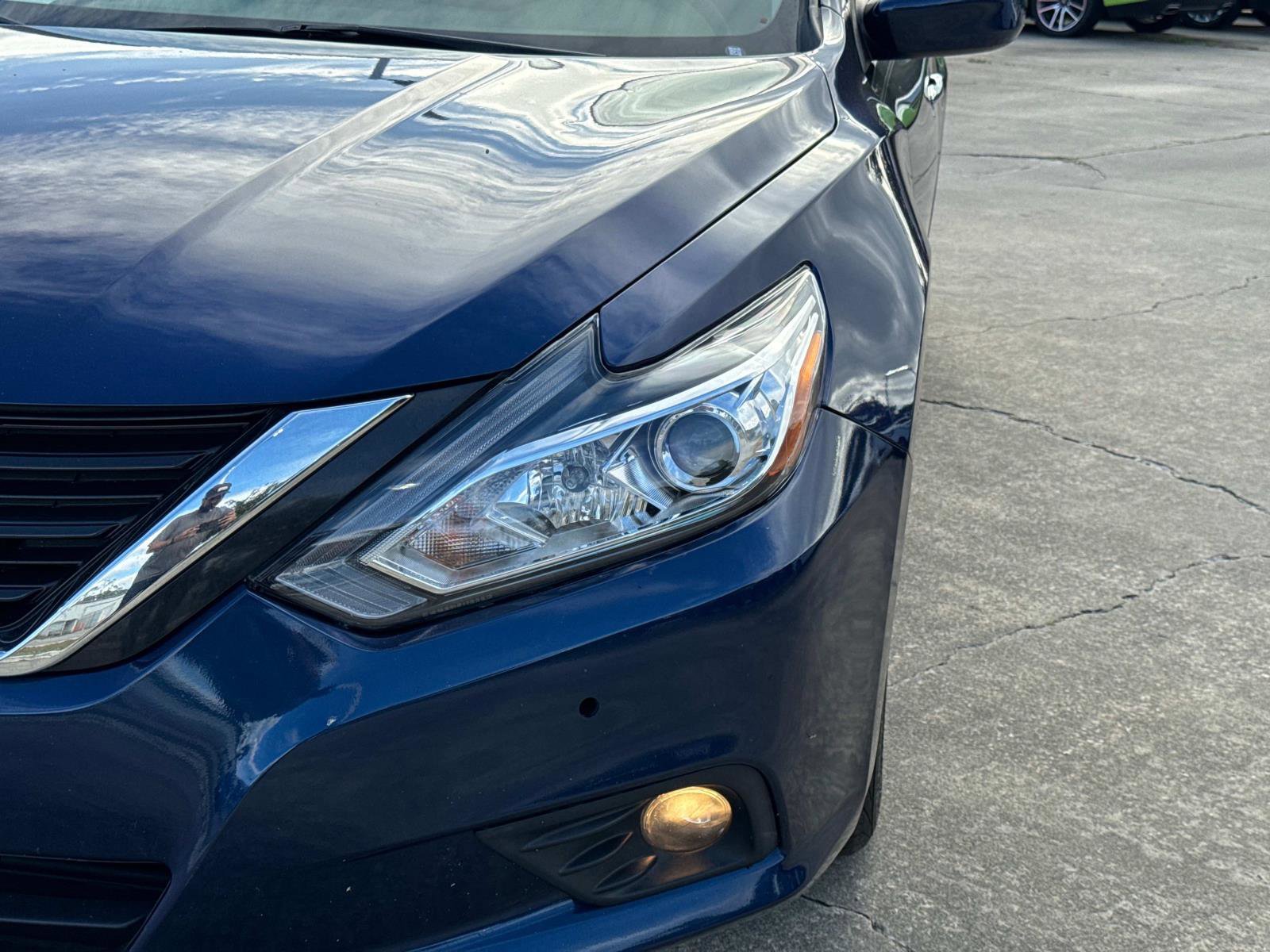 Used 2018 Nissan Altima 2.5 SR w/ SR Special Edition image 9