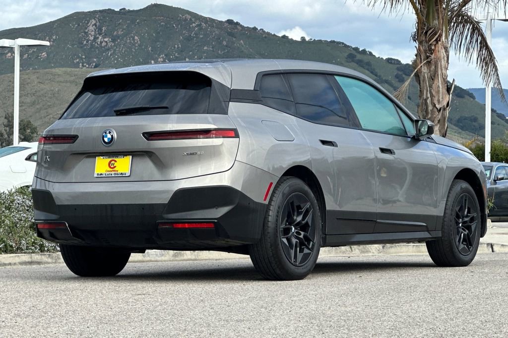 Used 2023 BMW iX xDrive50 w/ Premium Package image 3