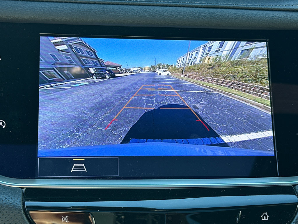 Certified 2025 Cadillac XT6 Luxury FWD image 31