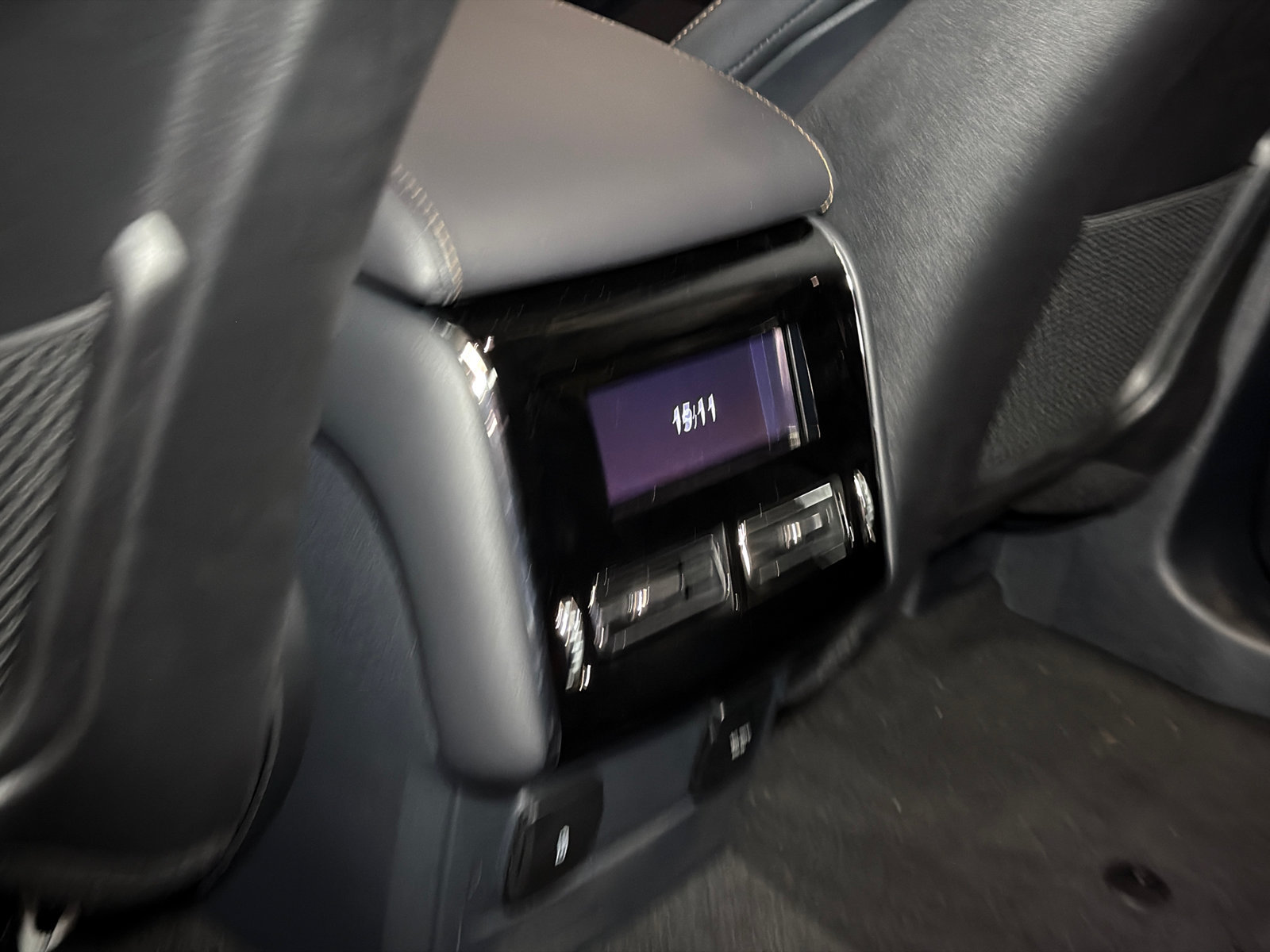 New 2026 Lincoln Aviator AWD w/ Jet Appearance Package image 23