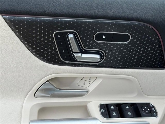 Certified 2025 Mercedes-Benz GLA 250 4MATIC image 18