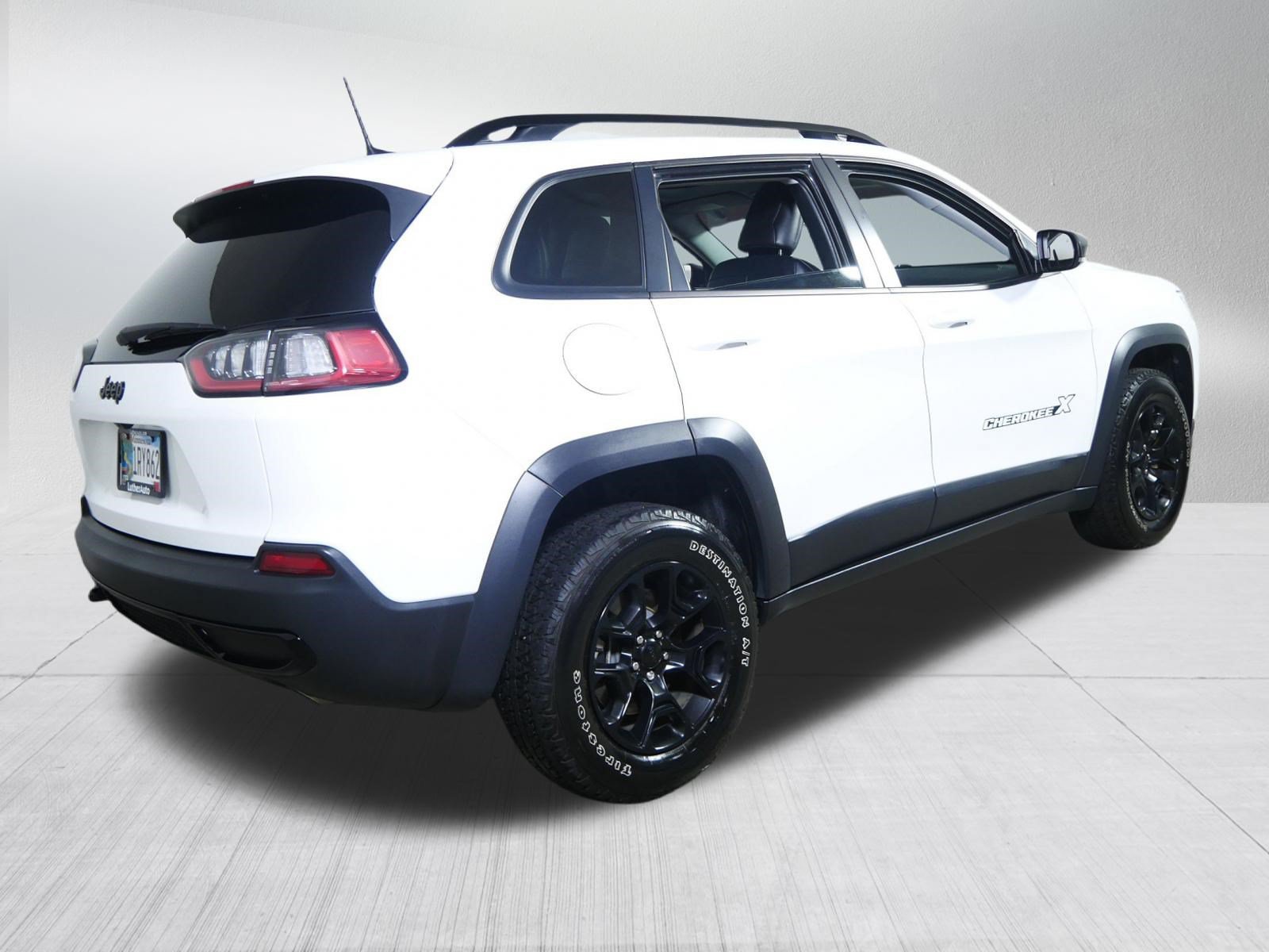 Used 2022 Jeep Cherokee Latitude w/ Sun & Sound Group AWD/4WD image 7
