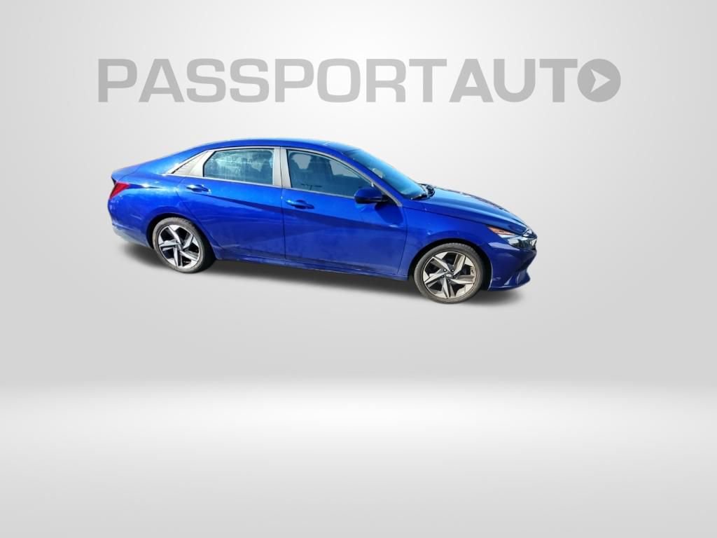 Used 2023 Hyundai Elantra SEL w/ Convenience Package FWD image 5