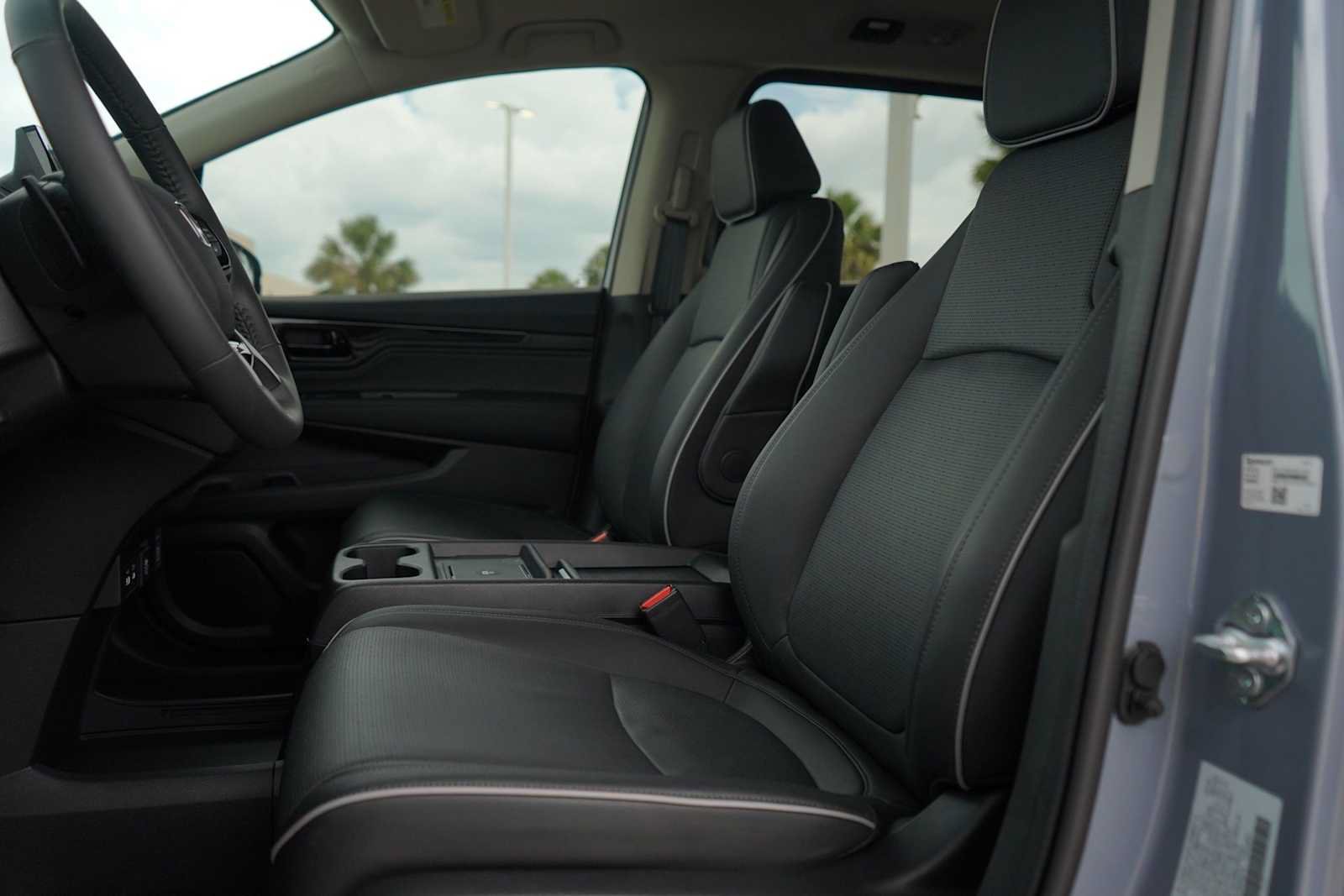 Certified 2026 Honda Odyssey Elite image 11