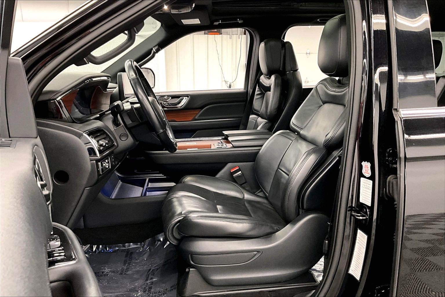 Used 2024 Lincoln Navigator Reserve AWD/4WD image 22