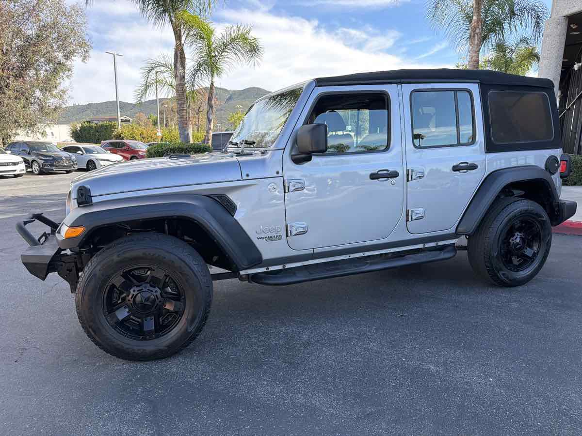 Used 2018 Jeep Wrangler Unlimited Sport AWD/4WD image 13
