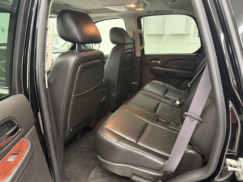 Used 2014 Cadillac Escalade Premium AWD/4WD image 11