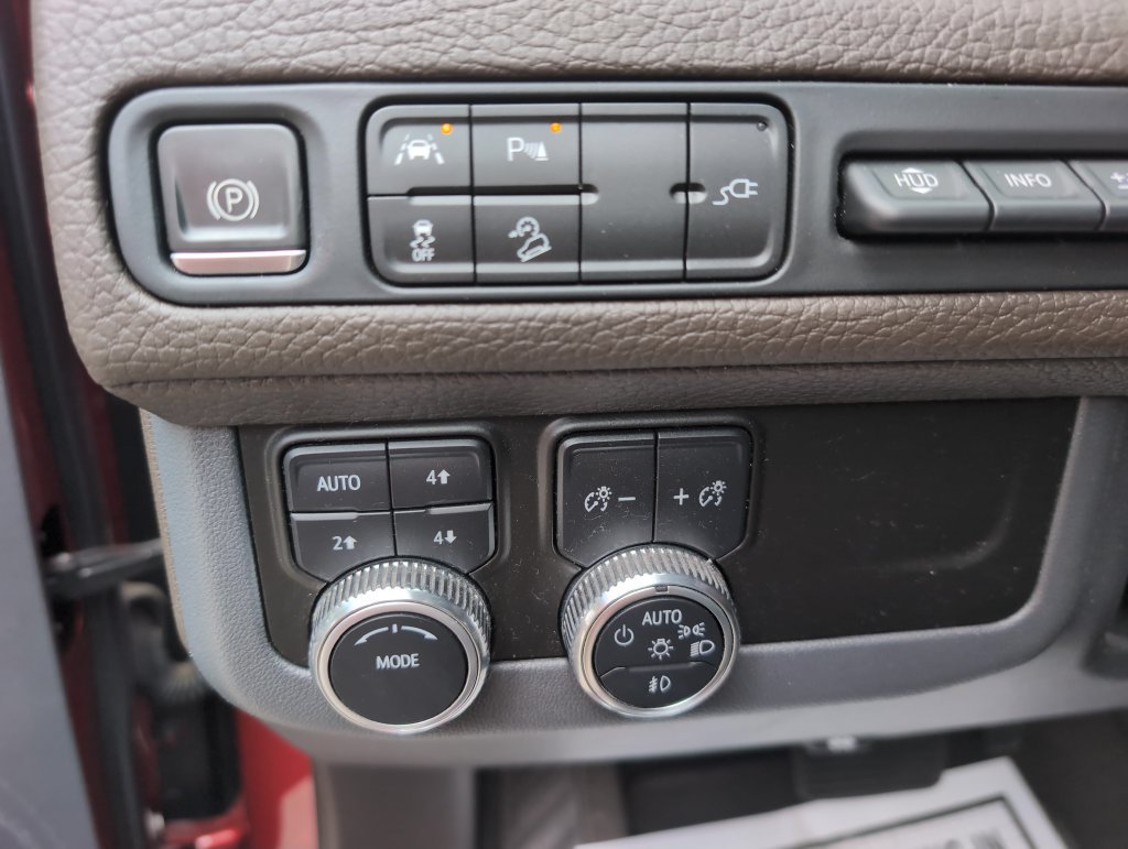 Used 2021 GMC Yukon Denali AWD/4WD image 24
