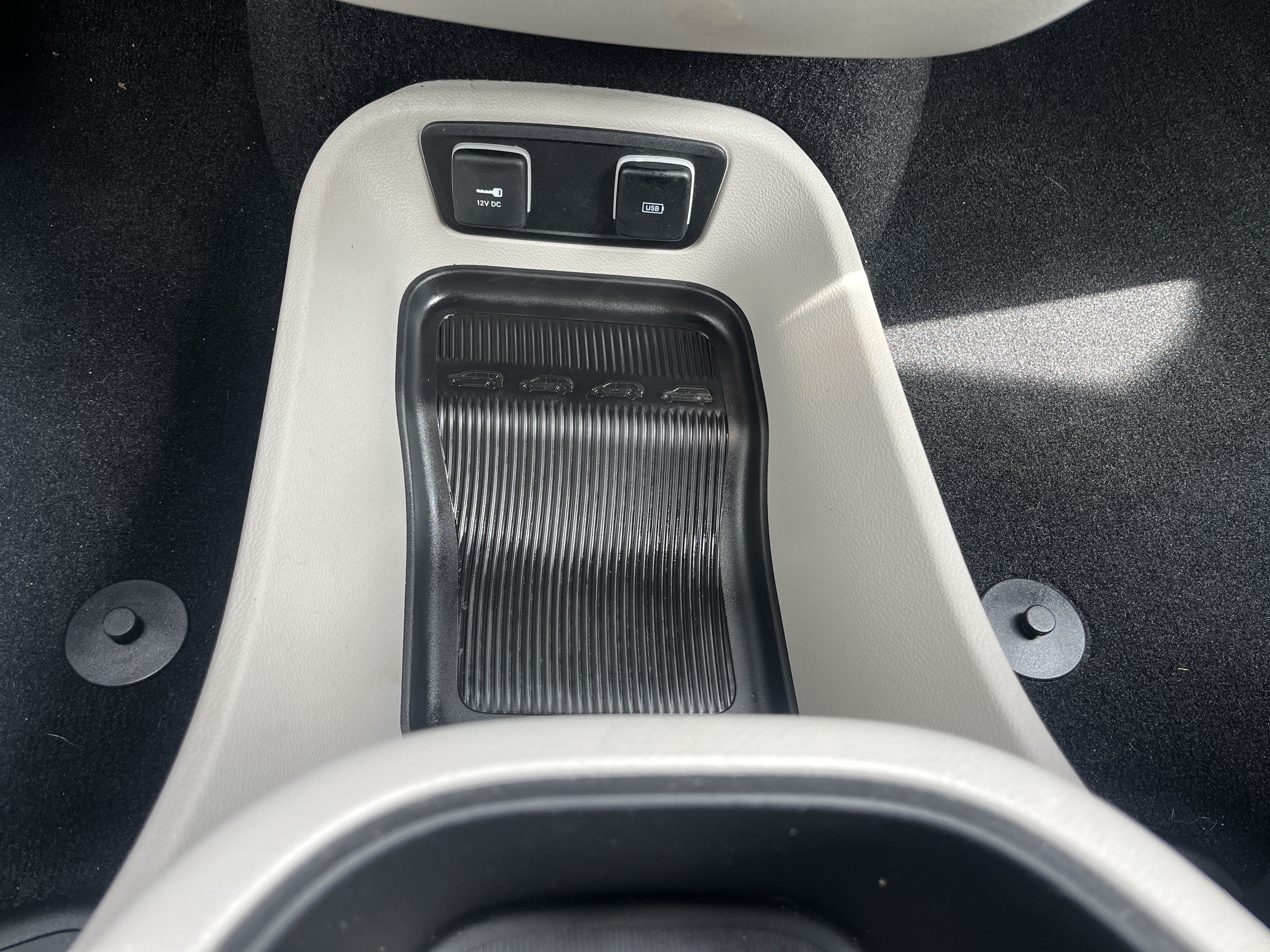 Used 2019 Chrysler Pacifica Limited w/ Tire & Wheel Group FWD image 36