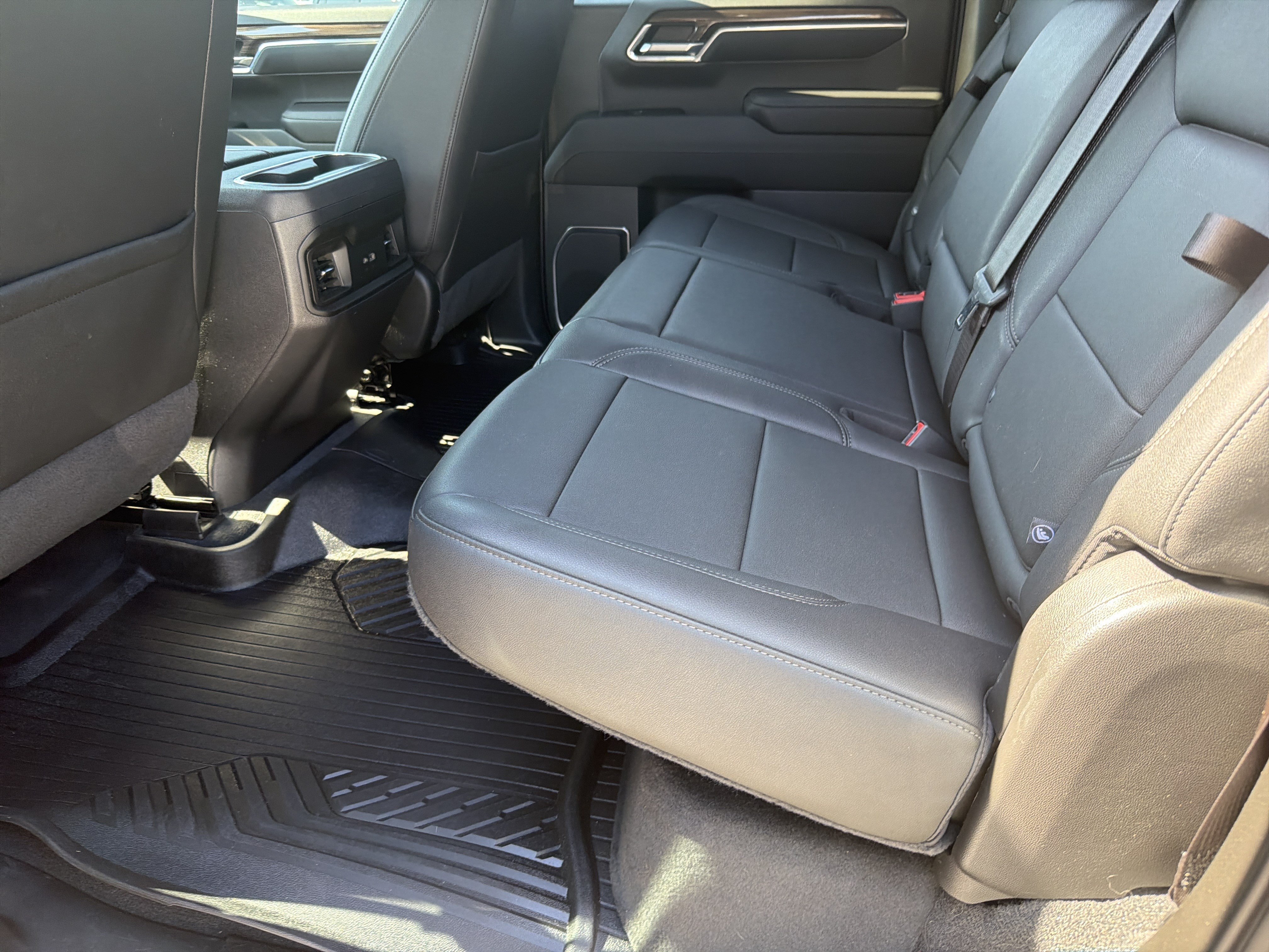 Used 2022 Chevrolet Silverado 1500 LT AWD/4WD image 21
