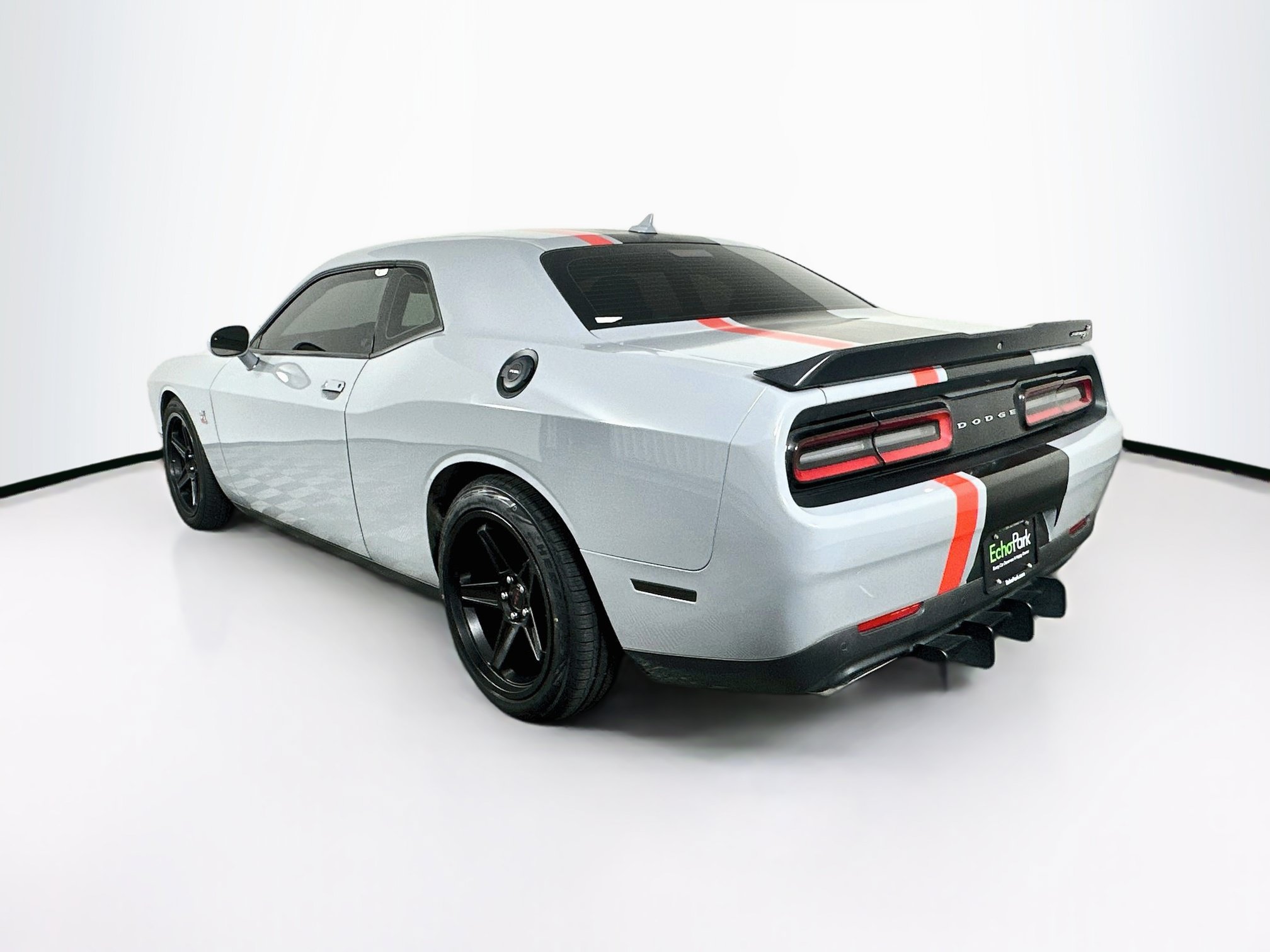 Used 2022 Dodge Challenger R/T Scat Pack w/ Driver Convenience Group RWD image 5