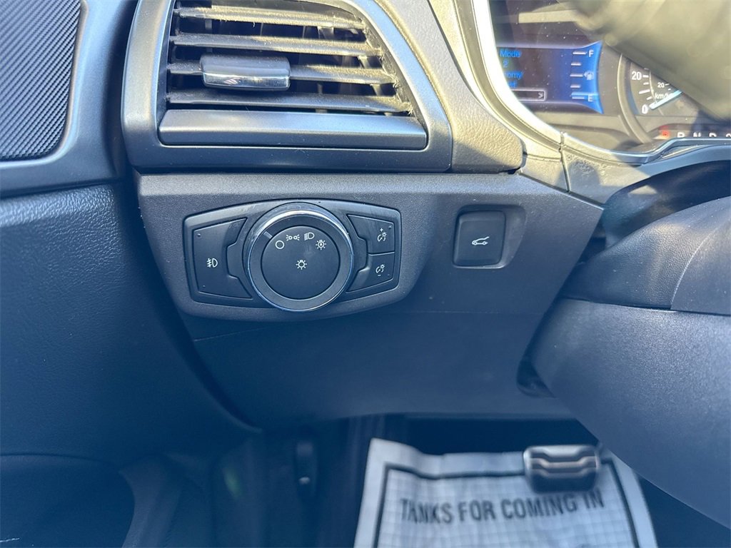 Used 2015 Ford Fusion Titanium image 18