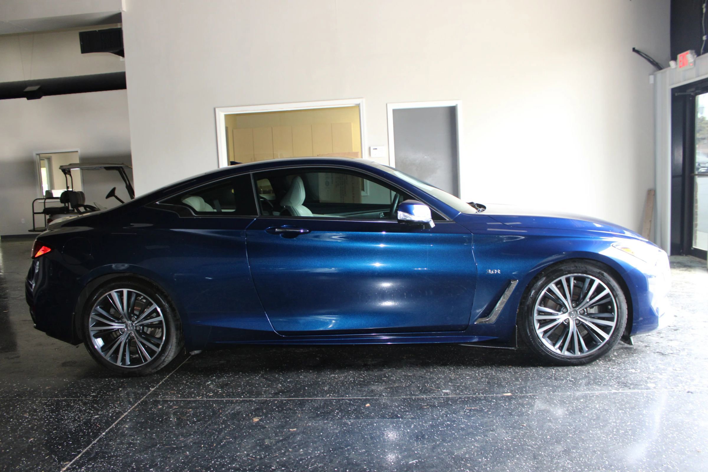 Used 2017 INFINITI Q60 3.0t w/ Premium Plus Package 3.0T image 2