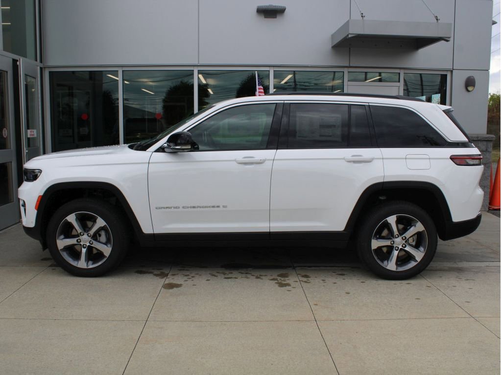 New 2025 Jeep Grand Cherokee Limited w/ Luxury Tech Group II image 5