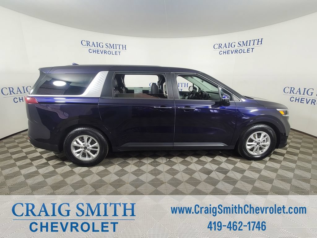 Used 2024 Kia Carnival LX FWD image 8