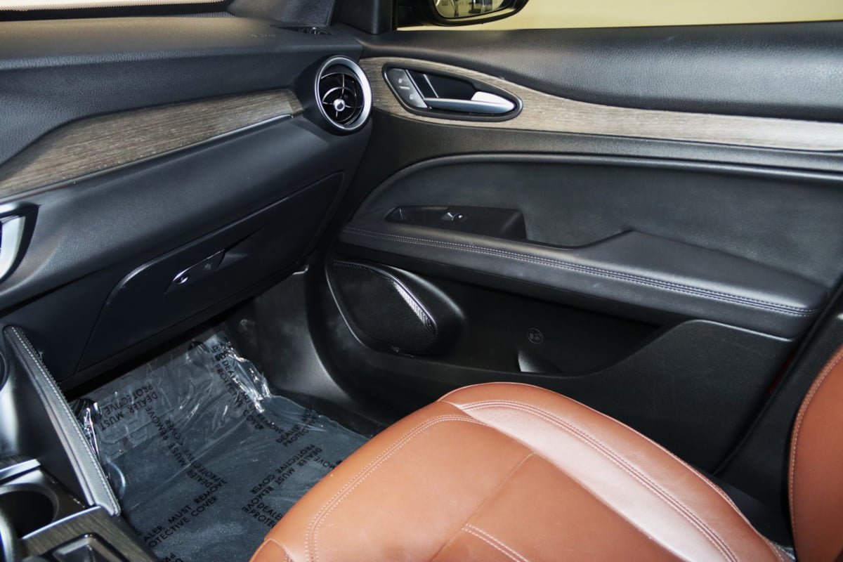 Used 2022 Alfa Romeo Stelvio Ti AWD/4WD image 49