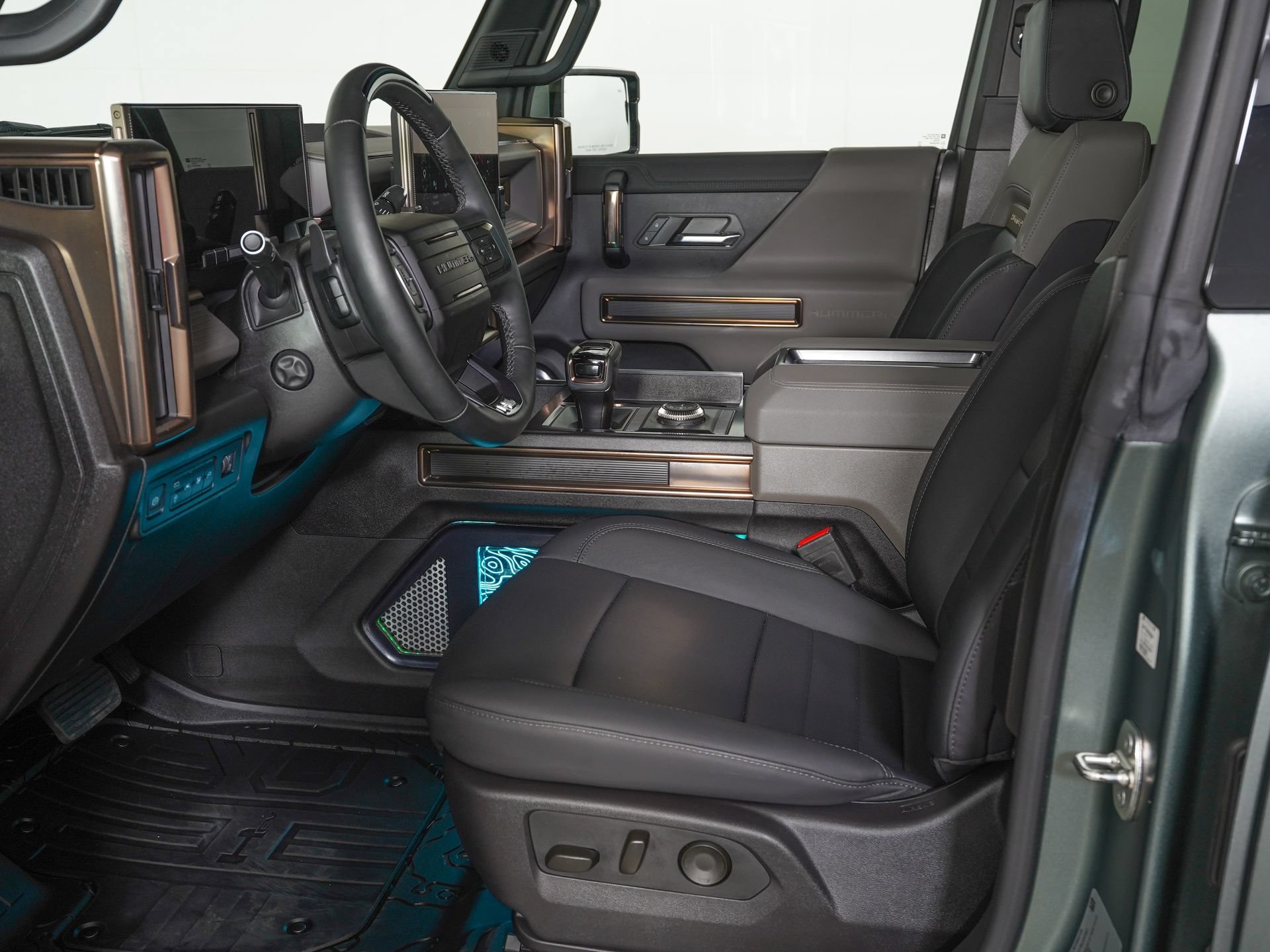 Used 2024 GMC Hummer EV 3X AWD/4WD image 13