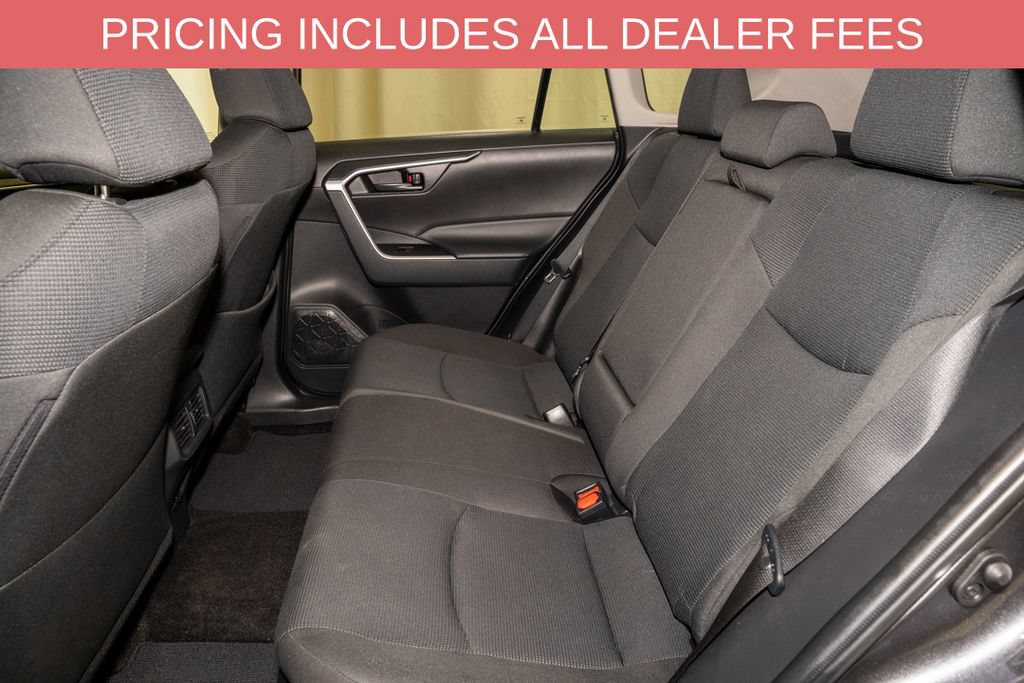 Used 2024 Toyota RAV4 LE AWD/4WD image 7